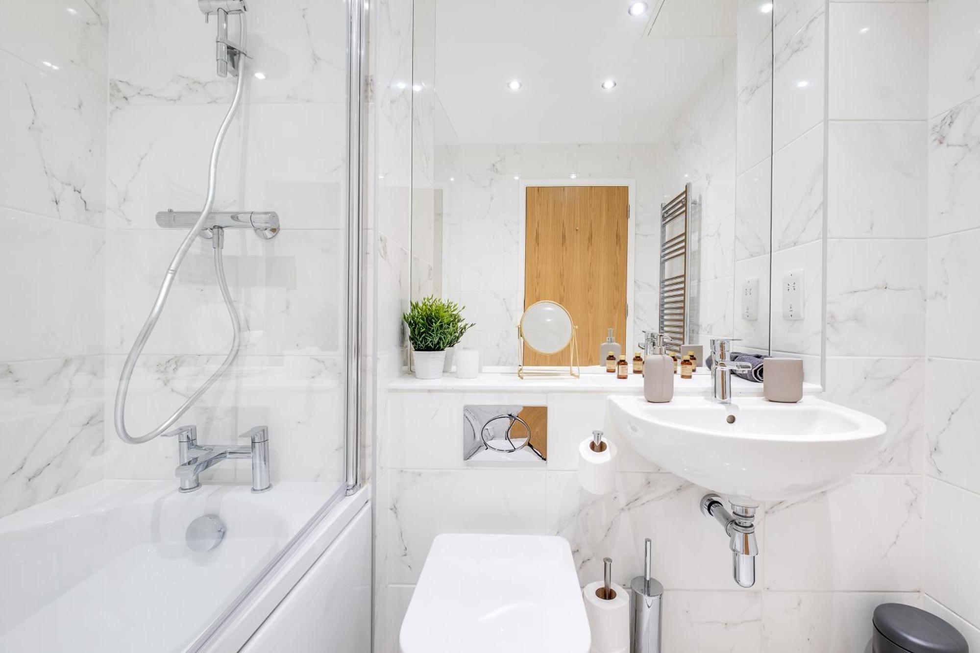 Pluxa Creme Opulence 5 Star Beautiful High End Apartment In Birmingham City Centre Eksteriør billede