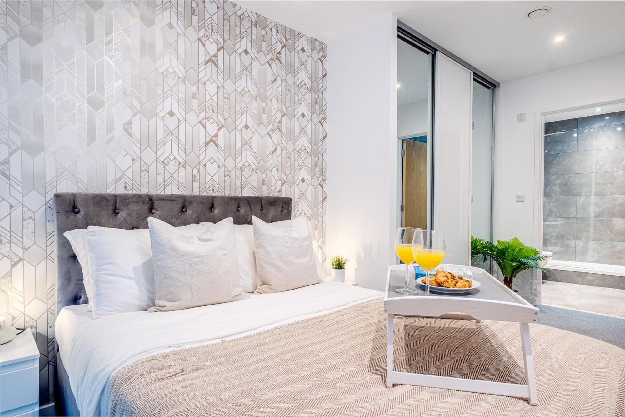 Pluxa Creme Opulence 5 Star Beautiful High End Apartment In Birmingham City Centre Eksteriør billede